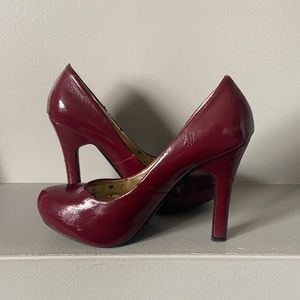 Club Couture maroon pumps. Size 6.